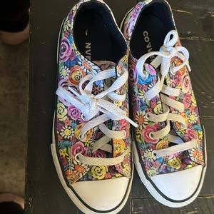 Converse floral tennis shoes